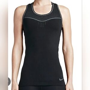 Nike Pro Women's Hypercool Limitless Tank Top W/ Dri-Fit Sz Small.